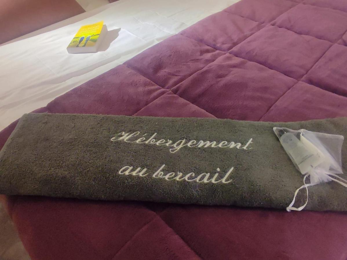 Hebergement Au Bercail Beaumont-sur-Sarthe Екстериор снимка